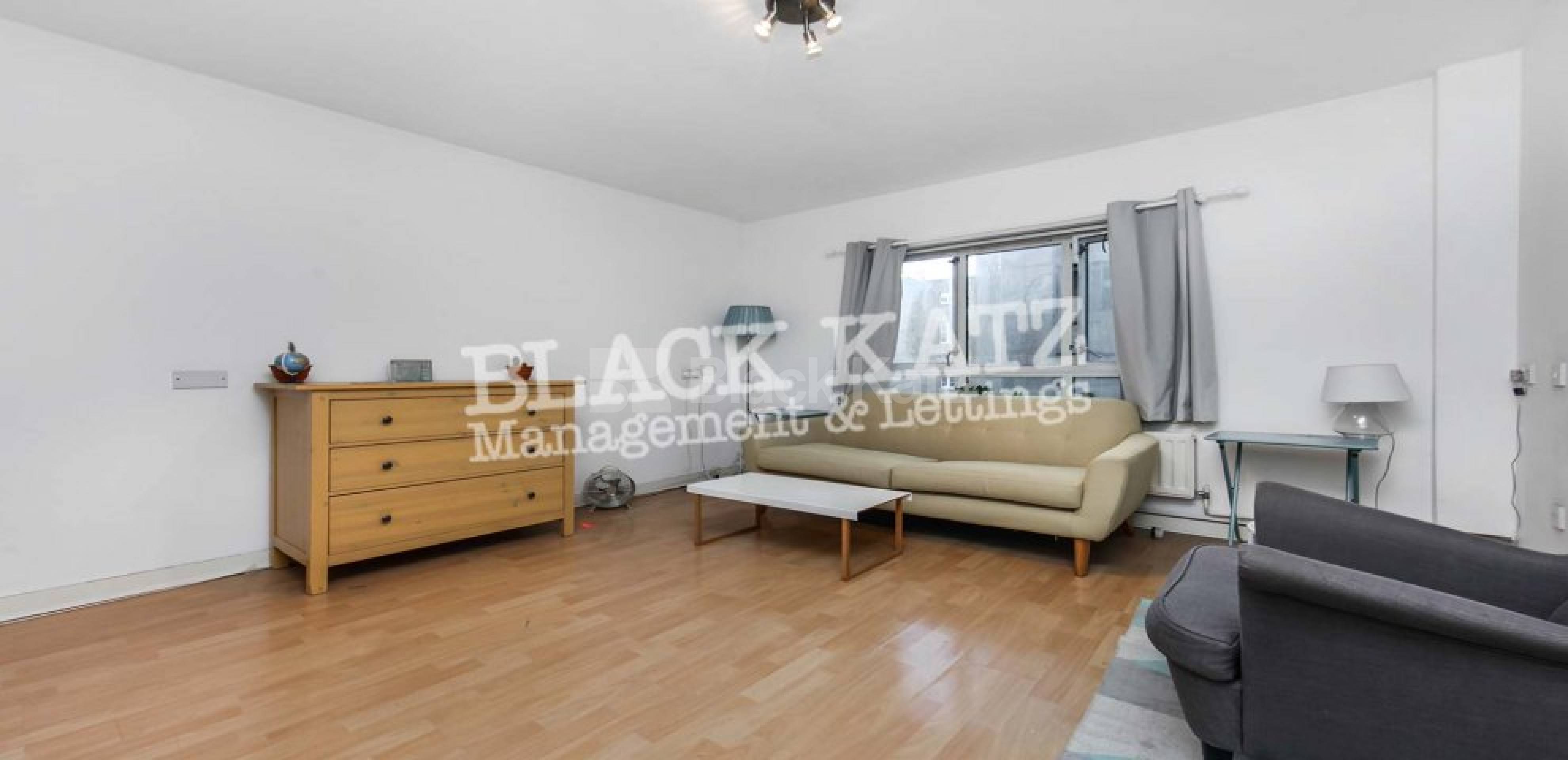 			LOCATION LOCATION LOCATION !!!, 1 Bedroom, 1 bath, 1 reception Apartment			 Middlesex Street, Petticoat Square - Liverpool Street E1